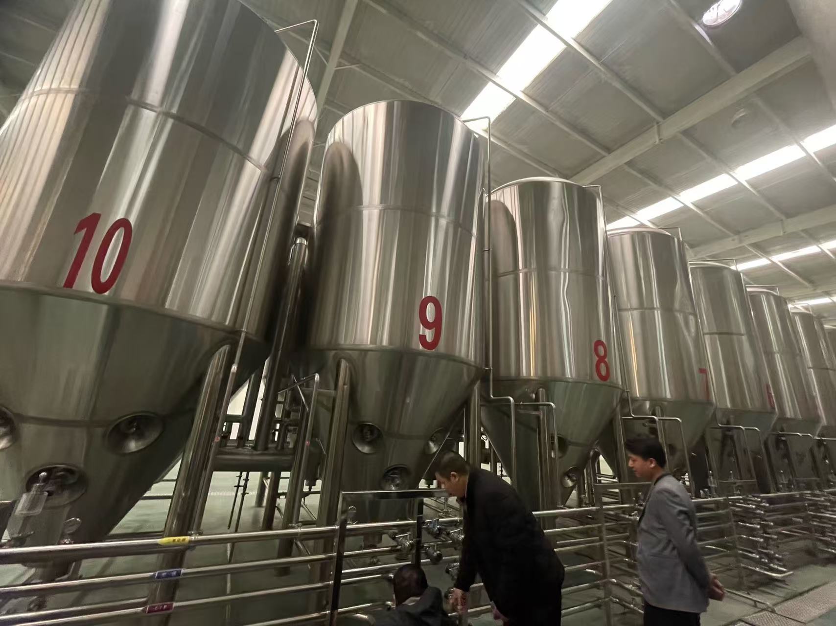 本溪精酿啤酒设备厂—平面布置、设备设计、制造、调试、培训等一条龙服务